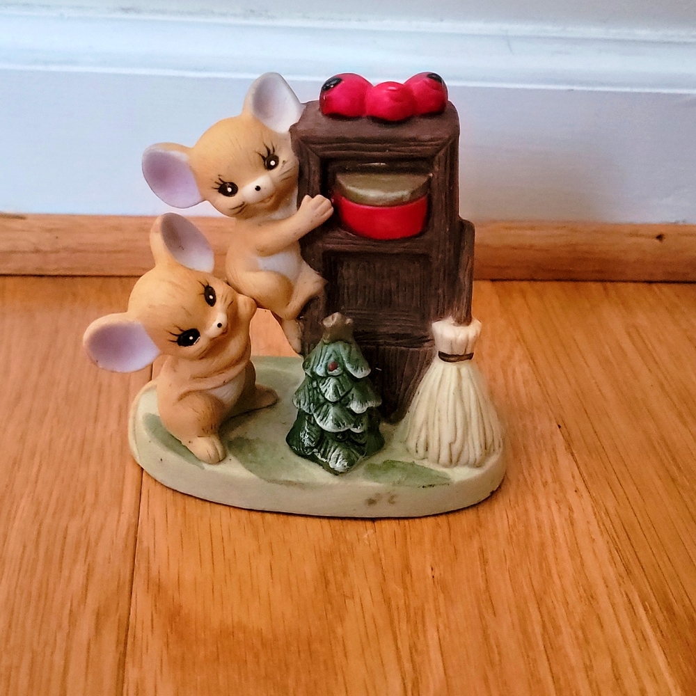 Holiday Mice Decor